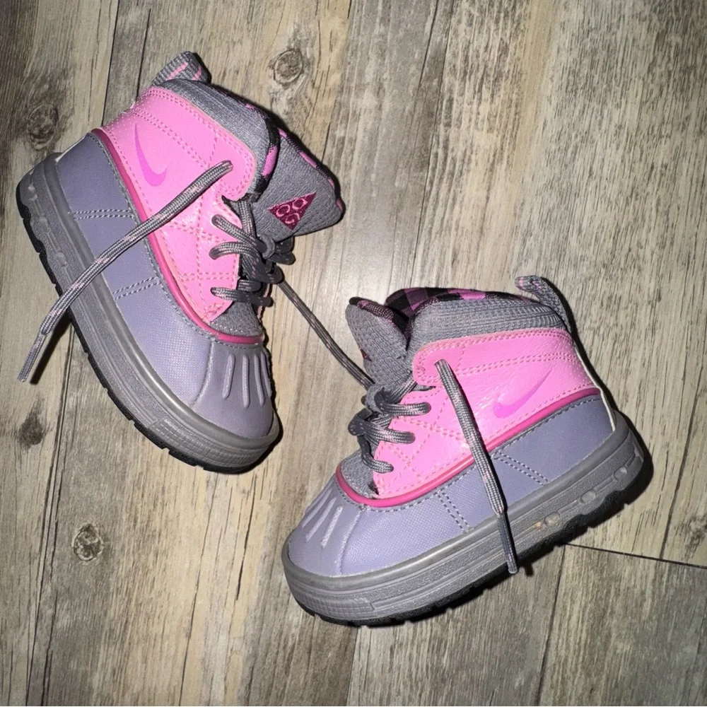 Nike Pink and Gray Winter Boots with Sturdy Design
